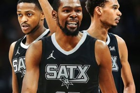 中超倒计时，密尔沃基雄鹿今晨遗憾出局，细节引发关注，管理层满意，控场能力受关注的简单介绍爱游戏体育app